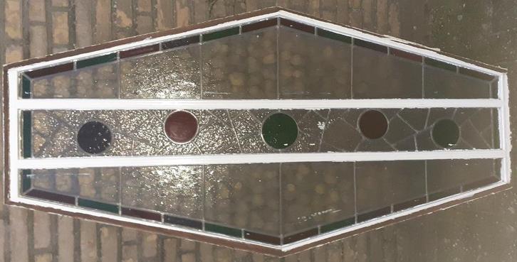 Glas in lood raam met bijzondere vorm!!!!!!!!!!, Doe-het-zelf en Verbouw, Glas en Ramen, Gebruikt, Gevelraam of Ruit, 120 tot 160 cm