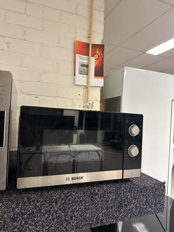 BOSCH VRIJSTAANDE MAGNETRON 25L FFL020MS2 NIEUW beschikbaar voor biedingen