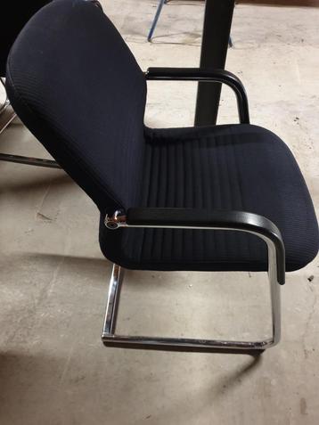 6 fraaie stoelen Wilkhahn ontvangst / vergader / praat tafel beschikbaar voor biedingen