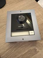 Hikvision DS-KD8003-IME1 Intercom met behuizing, Ophalen of Verzenden, Ingebouwde camera, Nieuw, Bedraad