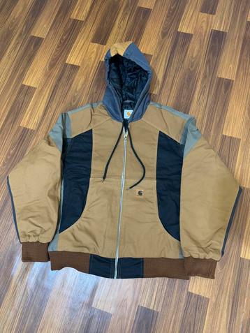 Veste carhartt rework style with hoodie beschikbaar voor biedingen