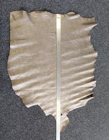Echt leer koper metallic beschikbaar voor biedingen
