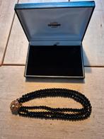 Zwart gitten ketting met gouden sluiting., Sieraden, Tassen en Uiterlijk, Kettingen, Ophalen of Verzenden, Zo goed als nieuw, Zwart