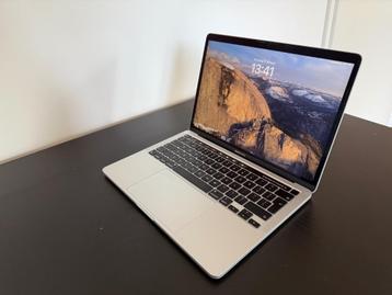 Te koop: MacBook Pro 2020 M1 – 8GB | 256GB | Silver beschikbaar voor biedingen