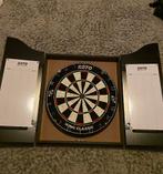 Dartbord met kast en pijlen, Sport en Fitness, Darts, Ophalen, Gebruikt, Dartbord met pijlen