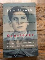 Overlever - Sam Pivnik - Auschwitz, de dodenmars, Boeken, Ophalen of Verzenden, Zo goed als nieuw, Politiek