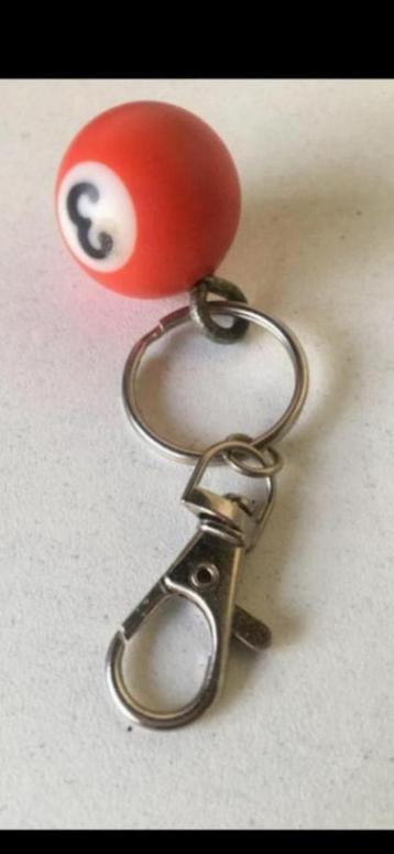 leuke POOL-/BILJART- BAL SLEUTELHANGER beschikbaar voor biedingen