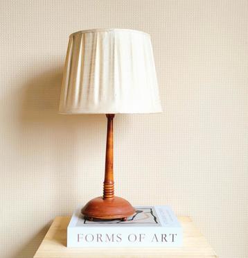 Prachtige vintage/antieke houten jaren 50 lamp met kap! beschikbaar voor biedingen