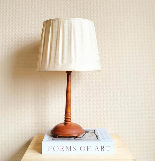 Prachtige vintage/antieke houten jaren 50 lamp met kap!, Huis en Inrichting, Lampen | Tafellampen, Zo goed als nieuw, Minder dan 50 cm
