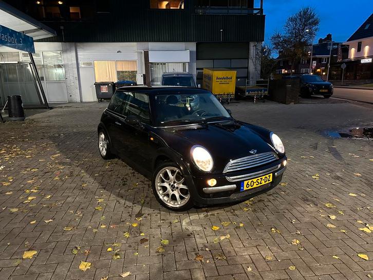 Mini Cooper 1.6 16V ONE 2003 Zwart, Auto's, Mini, Particulier, Cooper, ABS, Airbags, Airconditioning, Bluetooth, Centrale vergrendeling