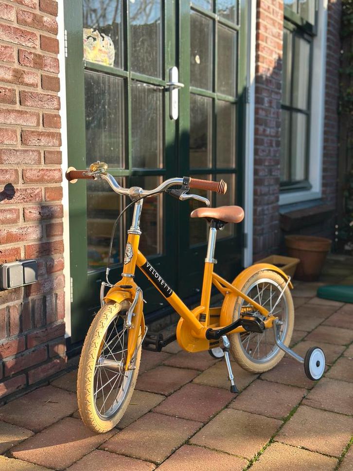 Veloretti Kinderfiets 16 inch met zijwieltjes, Fietsen en Brommers, Fietsen | Meisjes, Zo goed als nieuw, 16 inch, Handrem, Ophalen