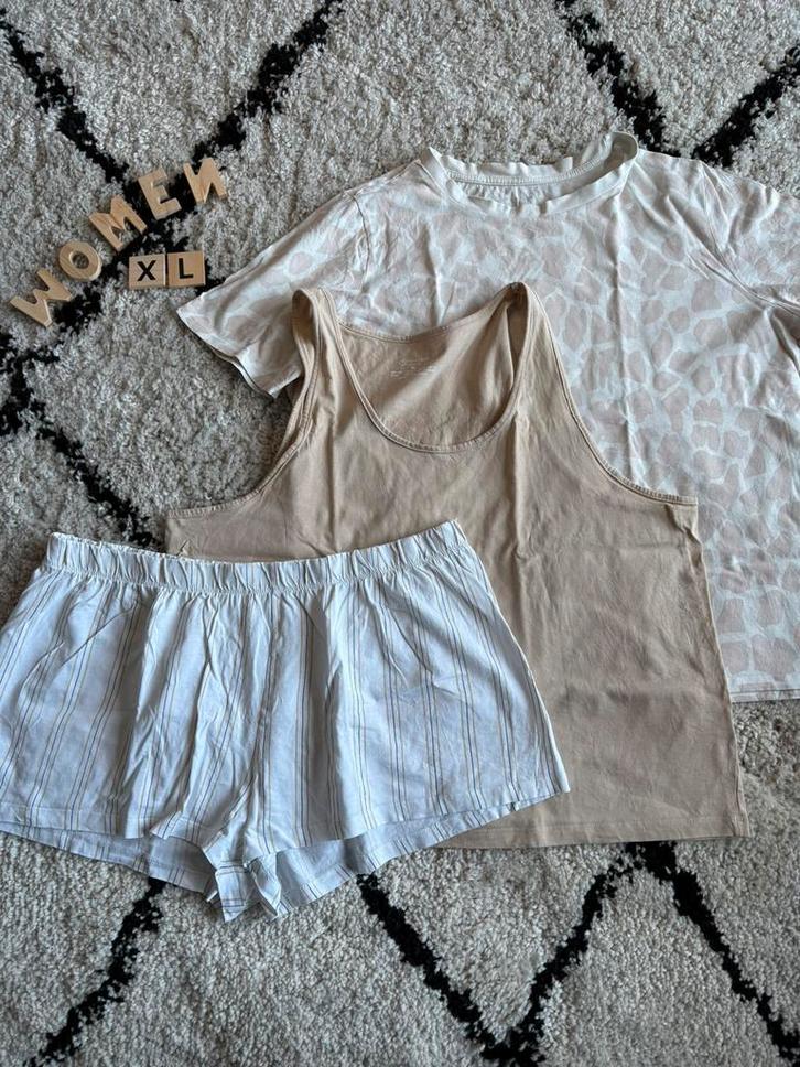 Driedelig pyjama setje topje, shirt, kort broekje beige wit, Kleding | Dames, Pyjama's, Gedragen, Maat 46/48 (XL) of groter, Ophalen of Verzenden