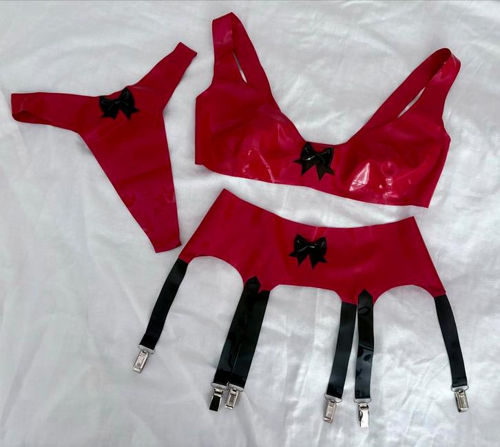 Rood Latex Setje - Westward Bound maat S, Kleding | Dames, Carnavalskleding en Feestkleding, Gedragen, Kleding, Overige thema's