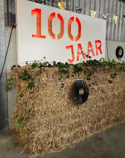 Heel gaaf houten bord van 100 jaar, Hobby en Vrije tijd, Feestartikelen | Verhuur, Nieuw, Verjaardag, Ophalen