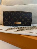 Louis Vuitton Lily wallet on chain, Ophalen of Verzenden, Zo goed als nieuw, Bruin