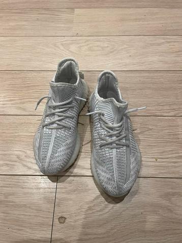 Yeezy 350 beschikbaar voor biedingen