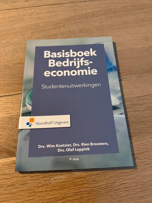 Basisboek bedrijfseconomie-studentenuitwerkingen, Boeken, Economie, Management en Marketing, Zo goed als nieuw, Management, Verzenden