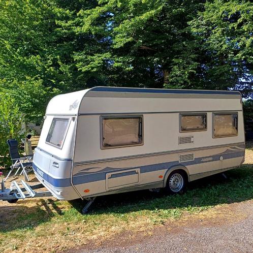 Fendt saphir 470 bouwjaar 2002, Caravans en Kamperen, Caravans, Particulier, tot en met 4, 1000 - 1250 kg, Rondzit, Fendt, Frans bed