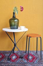 Vintage rond tuin tafeltje op smeedijzeren onderstel, Huis en Inrichting, Woonaccessoires | Etagères, Gebruikt, Vintage, Ophalen of Verzenden