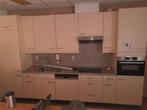 Keuken 2,4 mtr met inbouwapparatuur en 2 hoge kasten 3,6 mtr, Ophalen, Gebruikt, Overige materialen, Enkelwandige keuken