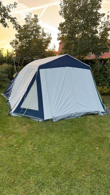 Nu in prijs verlaagd 6-persoons katoenen tent met inboedel beschikbaar voor biedingen