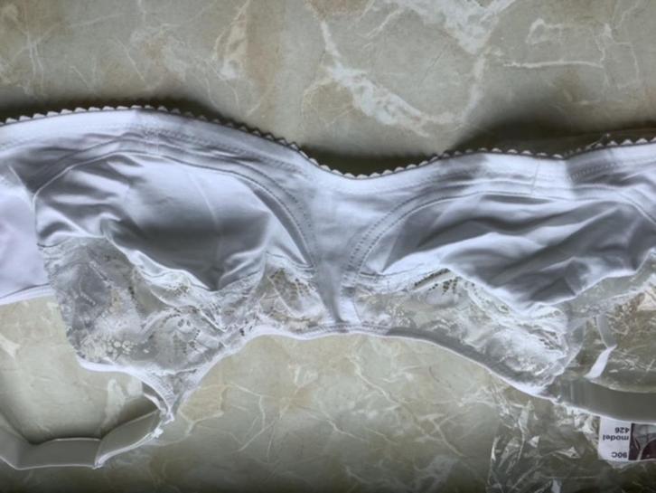 Nieuwe voedingsbeha maat 90C, Kleding | Dames, Positiekleding, Nieuw, Lingerie of Zwemkleding, Overige kleuren, Ophalen