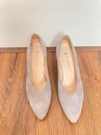 Peter Kaiser lichtgrijze pumps hakken maat 5.5 / 39 suede, Peter Kaiser, Schusterstraße 33 79098 Freiburg Germany, Ophalen of Verzenden