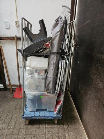 grote set kampeeraccessoires in 1 keer | nieuwprijs1000 euro beschikbaar voor biedingen