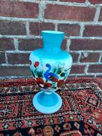 Antieke opaline vaas met vogel decor., Verzenden