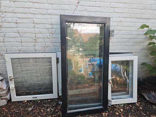 houten kozijnen 3 soorten: grote, middel en kleine, Doe-het-zelf en Verbouw, Kozijnen en Schuifpuien, Gebruikt, Raamkozijn, Hout