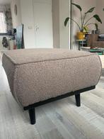 Mooie gestoffeerde hocker / poef taupe, Ophalen, Zo goed als nieuw, Stof, Rechthoekig