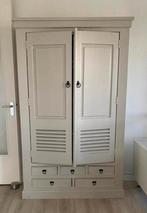 Klassieke Beige Kast - Veel Opbergruimte, Huis en Inrichting, Kasten | Kledingkasten, Ophalen, Gebruikt, 100 tot 150 cm, Met lade(s)