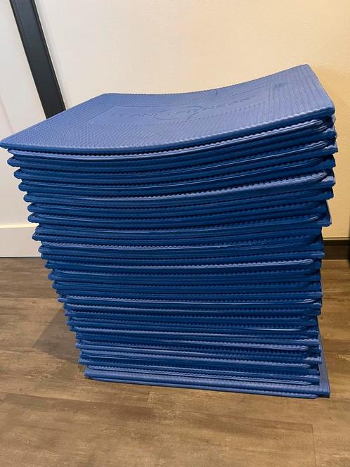 15 originele blauwe, opvouwbare, antislip fitness matjes., Sport en Fitness, Fitnessmaterialen, Zo goed als nieuw, Fitnessmat