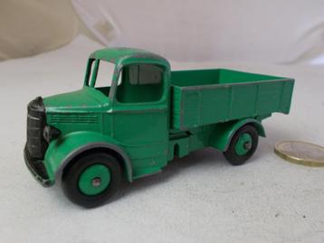 1955 Dinky Toys 411 BEDFORD TRUCK (-GREEN-/GREEN HUBS) beschikbaar voor biedingen
