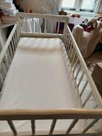 Wit houten ledikant, Kinderen en Baby's, Babywiegjes en Ledikanten, Ophalen of Verzenden, Gebruikt, Ledikant