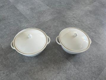 Wedgwood Windsor 2 dekschalen met deksel 24 cm beschikbaar voor biedingen