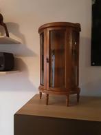 Vitrinekastje  hang of staand., Ophalen