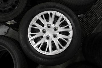 GOEDE 15 inch Kia Stalen Velgen Wieldoppen Zomerset 5x120 beschikbaar voor biedingen