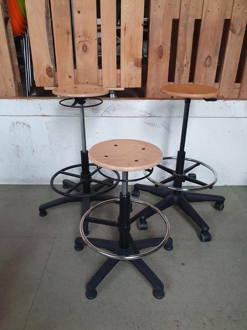 Kruk Taboeret hoog model met voeten ring, Huis en Inrichting, Krukjes, Nieuw, Hout, Ophalen