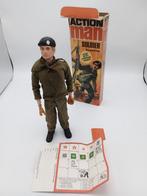 Action man soldaat met doos, Antiek en Kunst, Ophalen of Verzenden