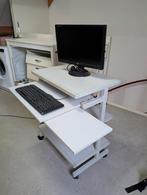 Computer tafeltje verrijdbaar lichtgrijs GRATIS op te halen, Huis en Inrichting, Kasten | Computermeubels, Ophalen, Gebruikt, 70 tot 120 cm