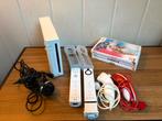 Nintendo Wii Compleetpakket met 2 controllers, 2 nunchucks, Spelcomputers en Games, Ophalen of Verzenden, Zo goed als nieuw, Met 2 controllers