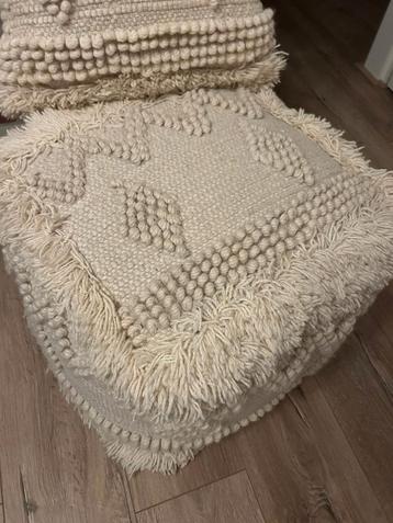 Ibiza Stijl Poef & Kussen - Nous Living beschikbaar voor biedingen