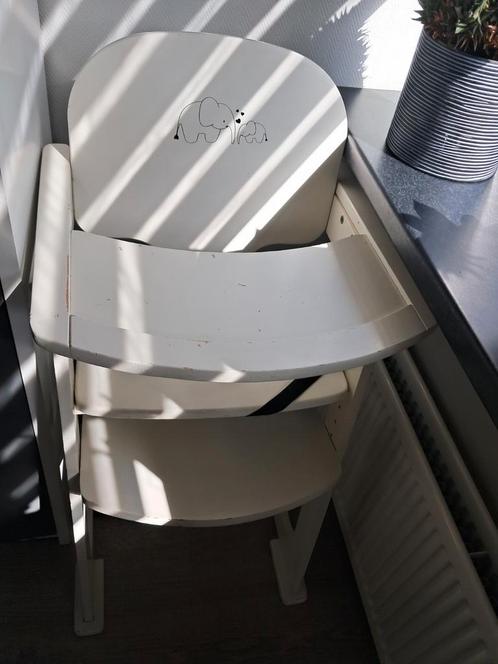 Meegroei kinderstoel met olifantjes, Kinderen en Baby's, Kinderstoelen, Gebruikt, Meegroeistoel, Afneembaar eetblad, Gordel(s)