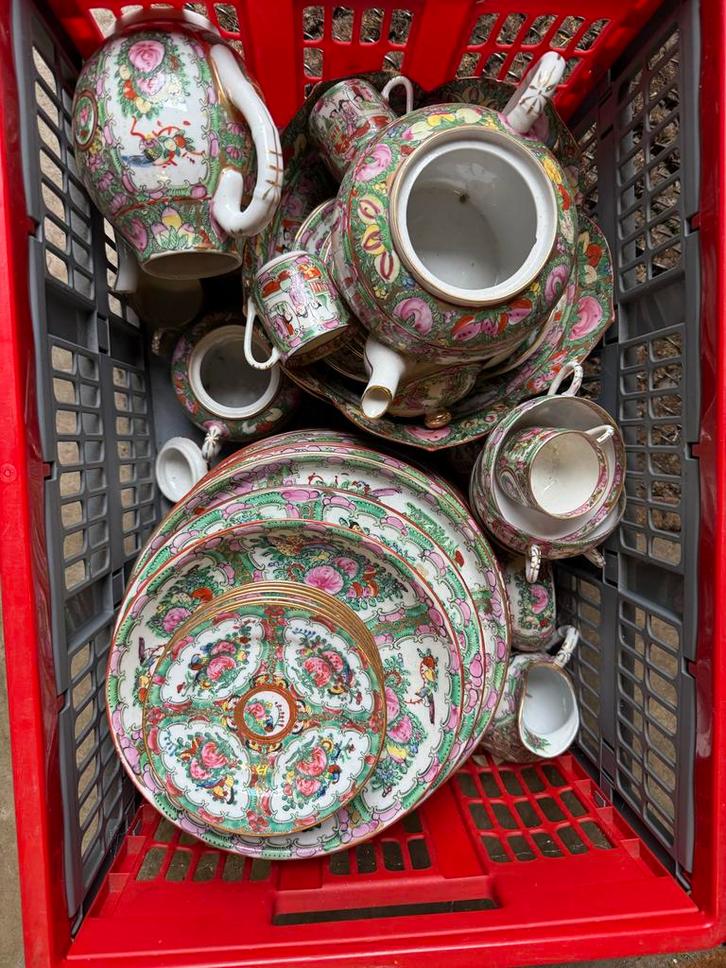 Chinees porseleinen servies in krat, Antiek en Kunst, Antiek | Servies compleet, Ophalen