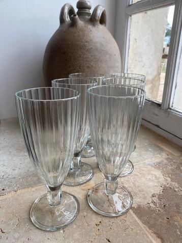 Vintage glazen voor sorbet of milkshake - set van 6 beschikbaar voor biedingen