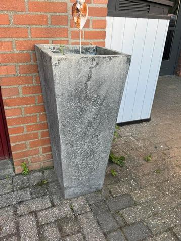 Bloembak gratis af te halen beschikbaar voor biedingen