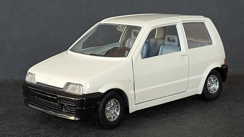 Fiat Cinquecento 1:24 Bburago Burago Pol, Hobby en Vrije tijd, Modelauto's | 1:24, Zo goed als nieuw, Auto, Bburago, Ophalen of Verzenden