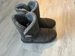 Beige en grijze uggs, Kleding | Dames, Schoenen, Ophalen of Verzenden, Gedragen, Grijs, Lage of Enkellaarzen