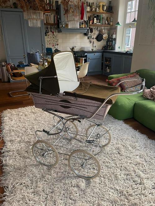 Prachtige retro kinderwagen, met modern matrasje, Kinderen en Baby's, Kinderwagens en Combinaties, Zo goed als nieuw, Overige merken